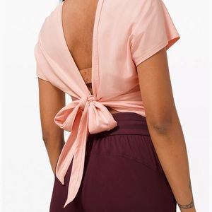 It’s a tie short sleeve